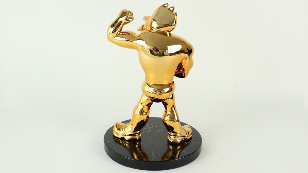 でっかい!黄金のバードリー像