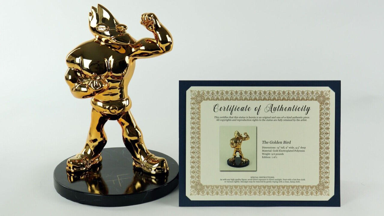 でっかい!黄金のバードリー像